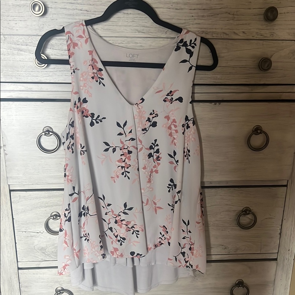 LOFT Women's Floral Sleeveless Top - White and Pink